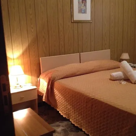 Отель Hotel Loreto Лорето