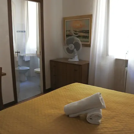 Hotel Loreto Отель 2*